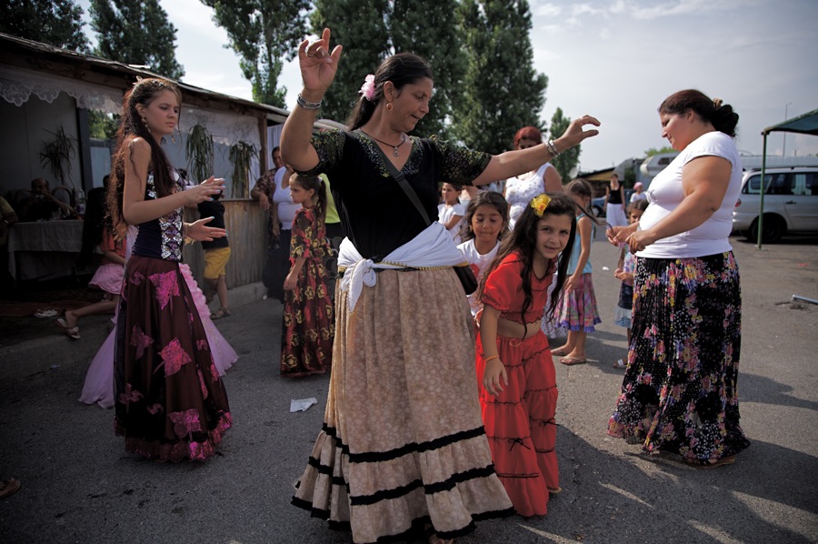 Stereotipi: appello di NAGA e Associazione 21 Luglio ai giornalisti