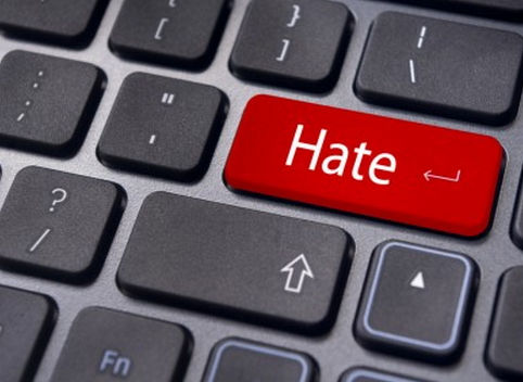 Agcom diffida Mediaset per hate speech