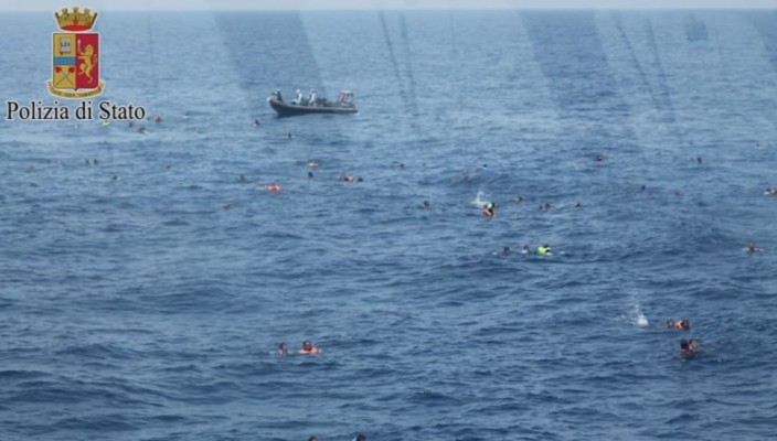 Quelle vite come puntini nell'azzurro