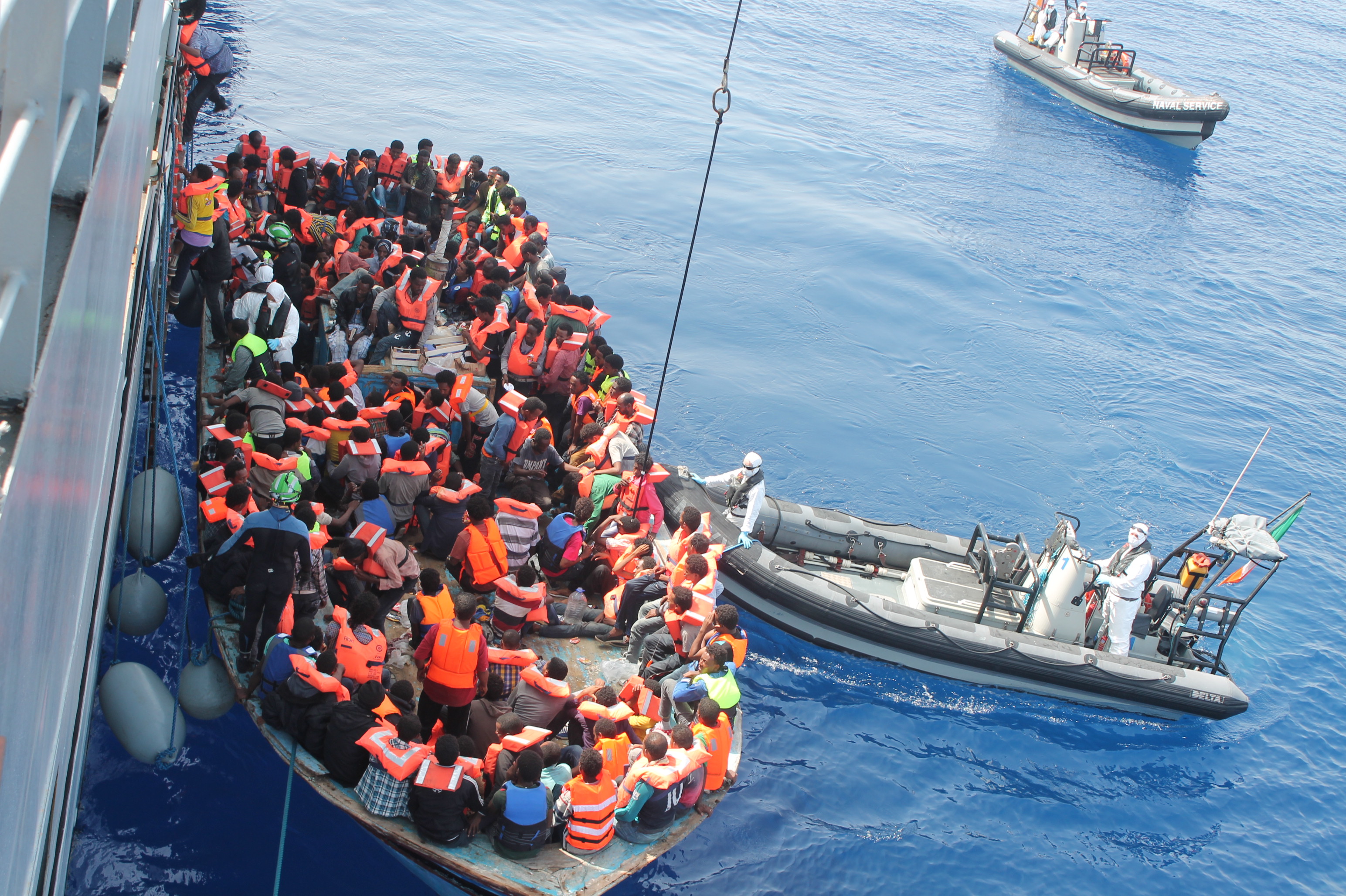 Cagliari, ostacolato il lavoro dei giornalisti che seguono lo sbarco dei migranti