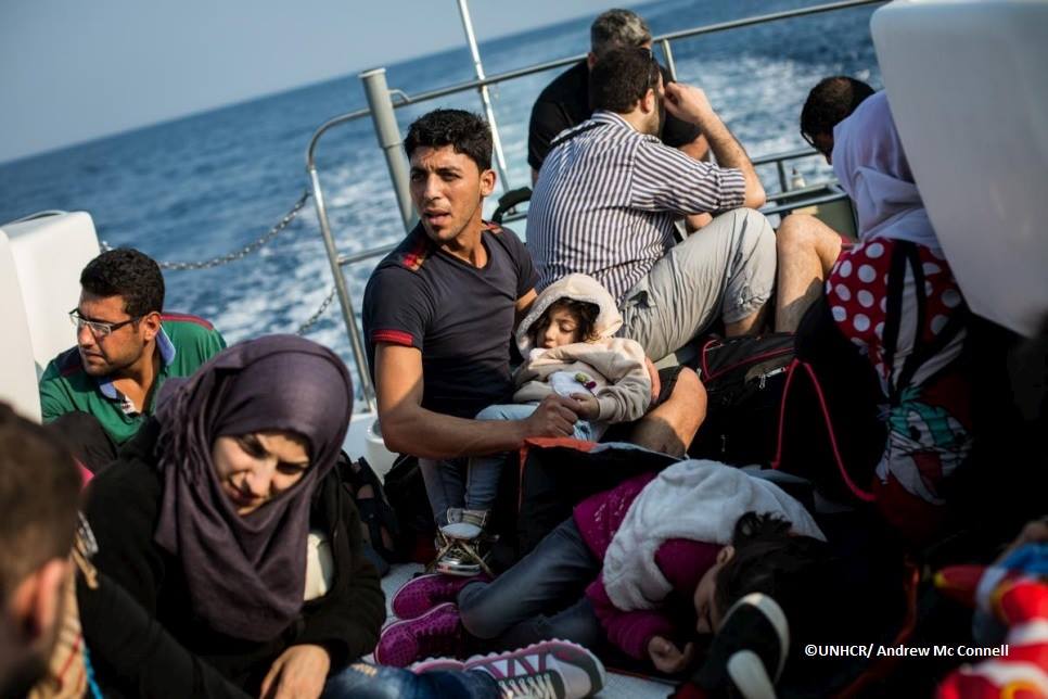 Oltre 300mila arrivi nel Mediterraneo nel 2016. Unhcr: necessarie vie sicure e legali