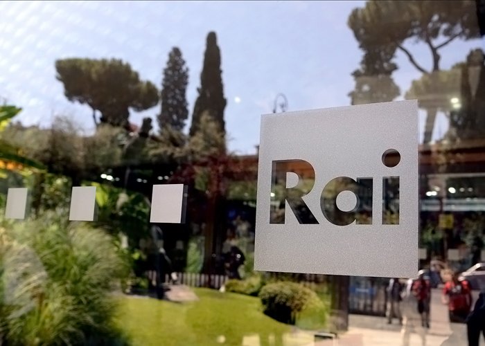 Rai, sindacato e azienda firmano il nuovo contratto di lavoro. Usigrai e Fnsi: «Al centro diritti e valori»