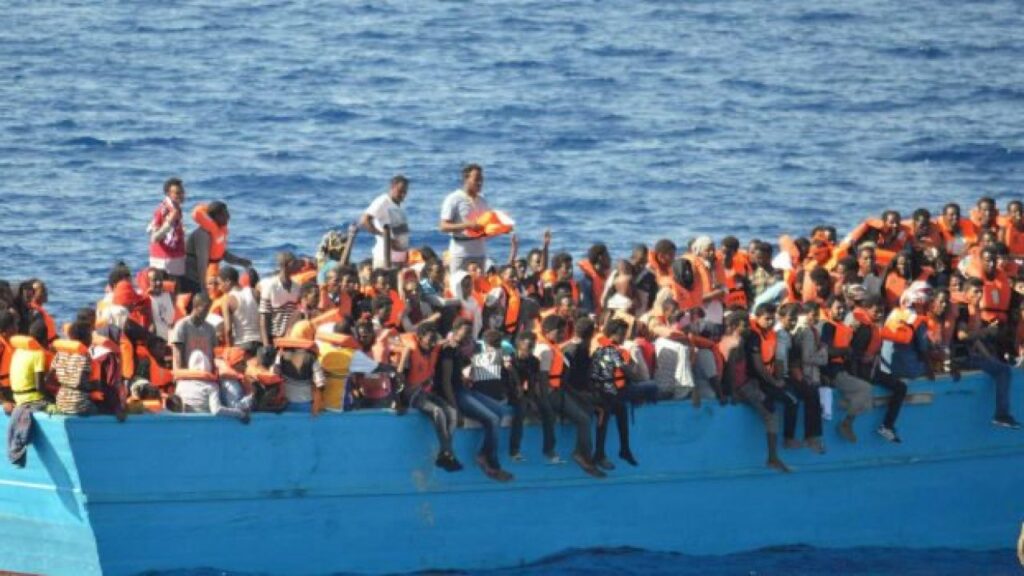 Migranti, crisi ai confini e varianti