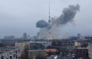 Bombe sulla torre della tv ucraina e media russi silenziati, Fnsi: «Mosca imbavaglia i giornalisti»