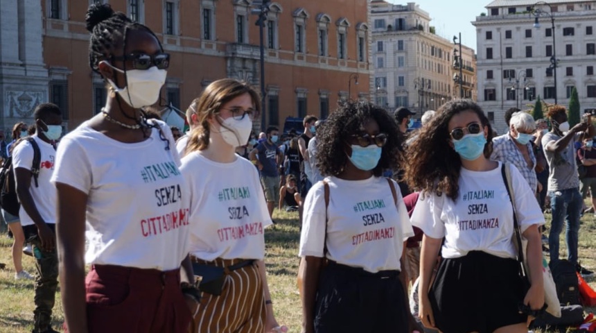“Italia, ti aspettiamo all’altare”. Un matrimonio per chiedere la riforma della cittadinanza