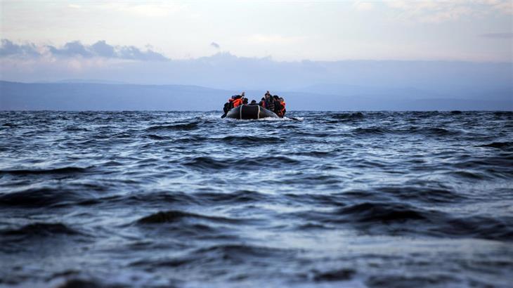 Bambini in mezzo al mare: storie di cinque minori rifugiati 