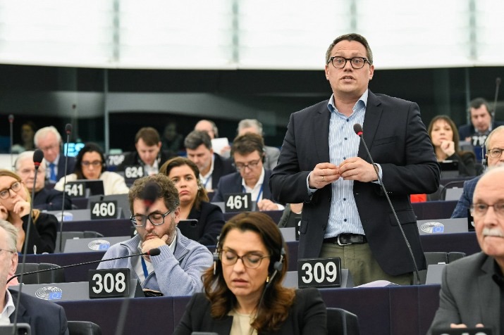 Parlamento europeo, approvata la legge Daphne. EFJ: “Passo importante”